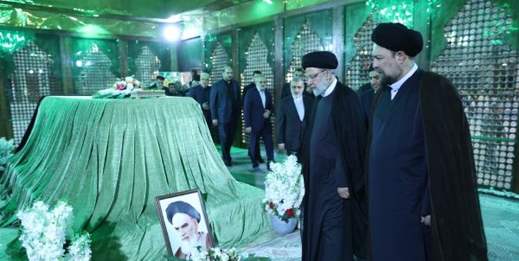 اعضای هیات دولت با آرمانهای امام راحل تجدید میثاق کردند