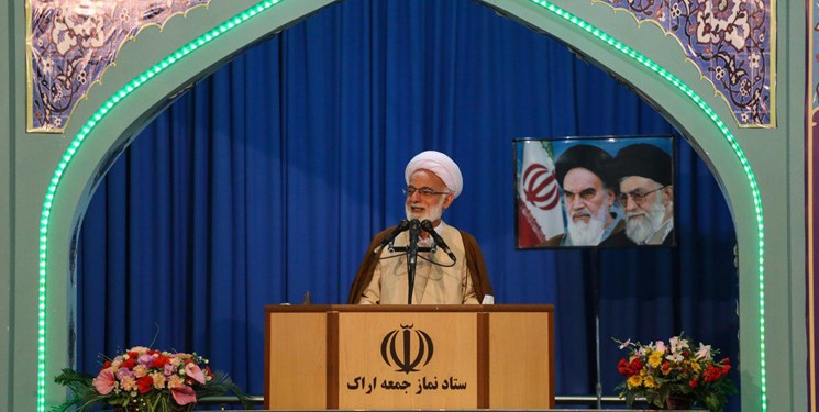 امام جمعه اراک: عدهای با شعار آزادی بیعفتی را در جامعه ترویج میدهند