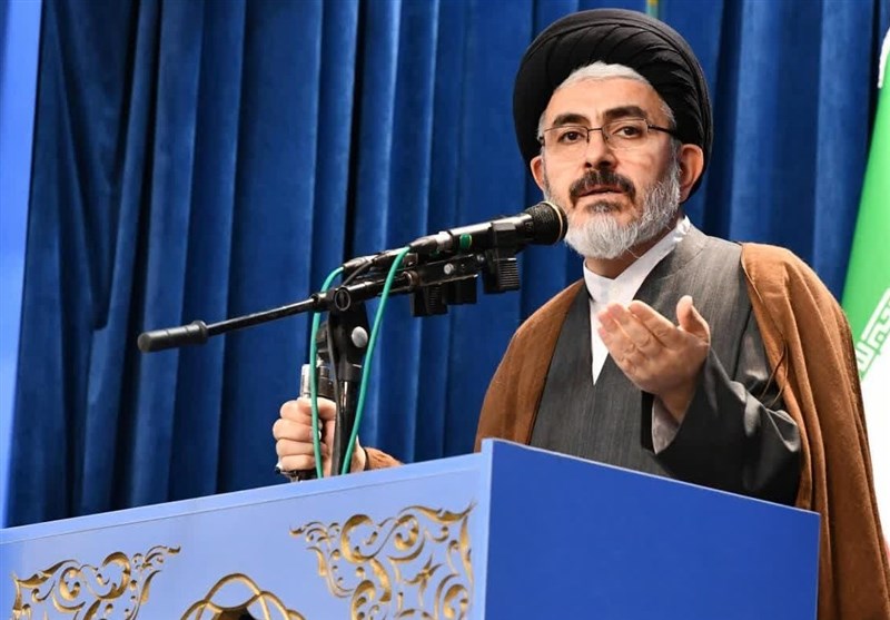 امام جمعه ارومیه: خشکسالی دریاچه ارومیه نباید دستاویز فرصتطلبان شود