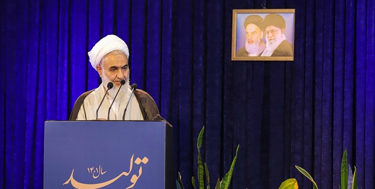 امام جمعه قزوین: اگر جایی کارها پیش نمیرود به خاطر مدیران نالایق است