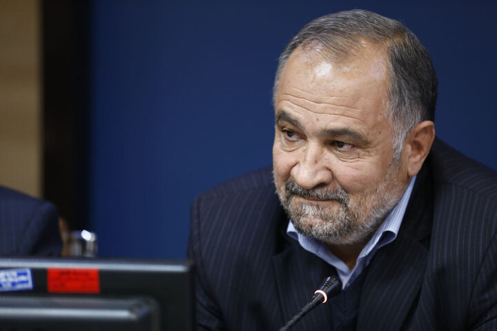 بانکها به بنگاه داری روی آوردند/ مجلس جلوی این رویه را می گیرد