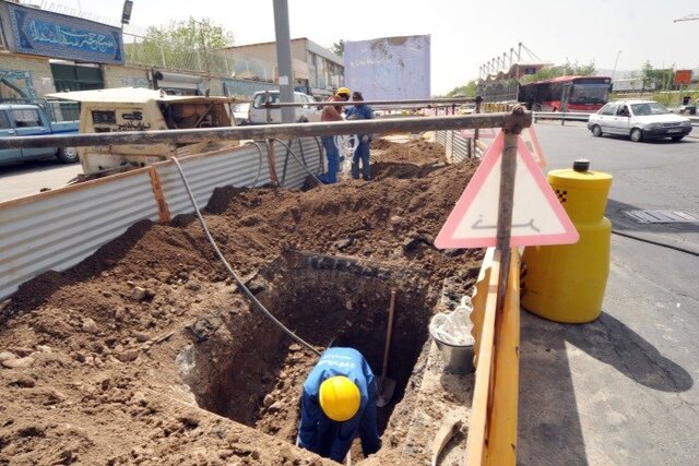 بعد از حفاریهای فاضلاب، آسفالت خیابانها ترمیم شود