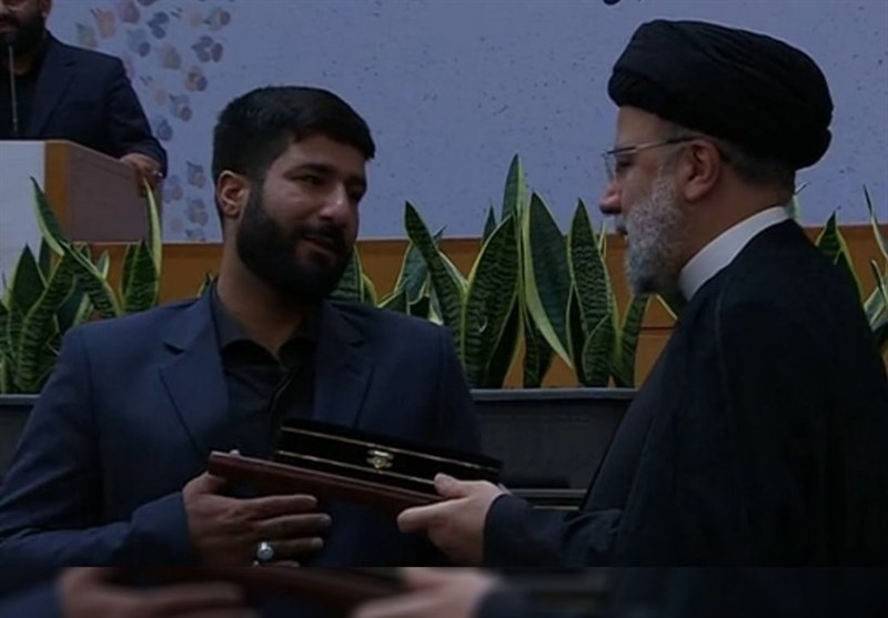 تقدیر رئیسجمهور از خادم فداکار حرم شاهچراغ