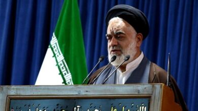 خانوادههای شهدا از مسئولان انتظار اقتدار، اقدام و اتحاد دارند