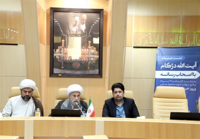 درد دل خبرنگاران شیرازی با امام جمعه/ از بیمه و امینت شغلی تا مشکلات معیشتی