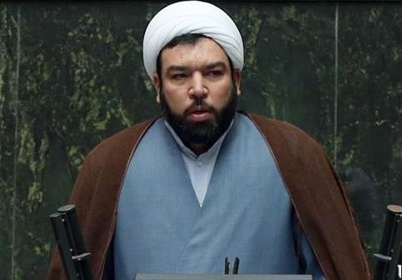 دولت با تکیه بر توان داخلی جلوی هدررفت ارز و ارزپاشیها را گرفت