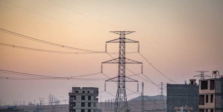 دکلهای غولپیکری که باعث دلهره مردم بوشهر شد+عکس