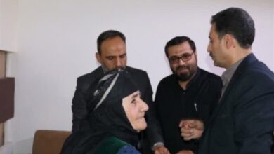 دیدار معاون وزیر ارشاد با خانواده شهید اهلسنت کردستان