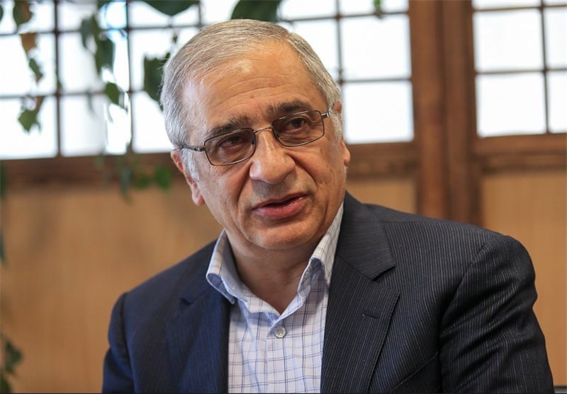 دیکته کردن مسیر نقدینگی از سوی دولت غلط است