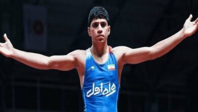 راهیابی کشتیگیر شیرازی به نیمه نهایی مسابقات نوجوانان جهان