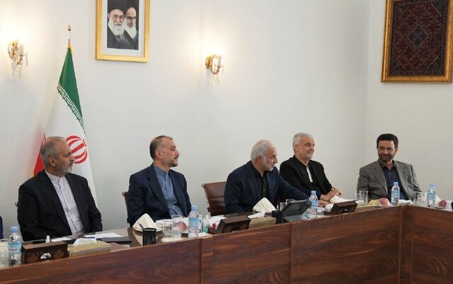 رایزنی نمایندگان مجلس با امیر عبداللهیان در مورد آخرین وضعیت مذاکرات رفع تحریمها