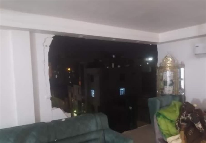 ریزش دیوار طبقه چهارم ساختمان مسکونی در پاکدشت