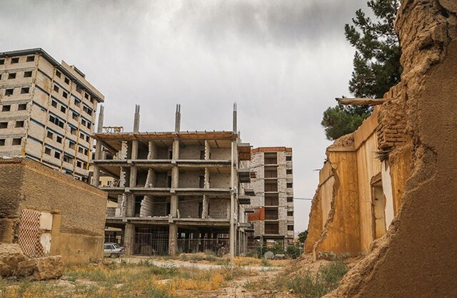 ستونهای محکم جای سقفهای لرزان را میگیرد