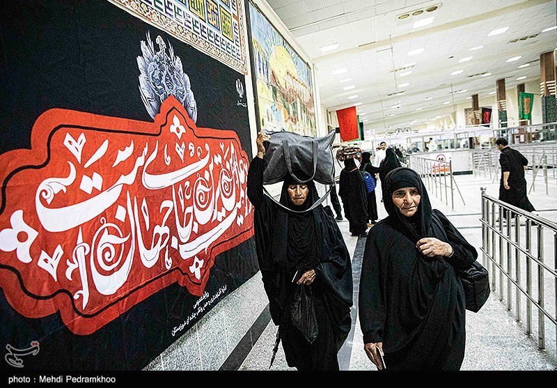 سیل عاشقان اربعین در مرز چذابه/ گرمای سوزان هم مانع حضور نشد + فیلم