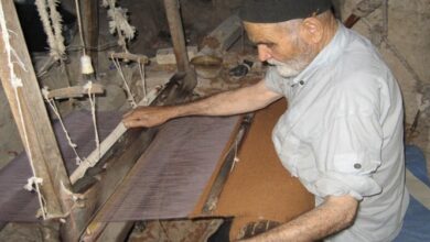 ضرغامی: بازار صادرات عبای نایین را فراهم میکنیم