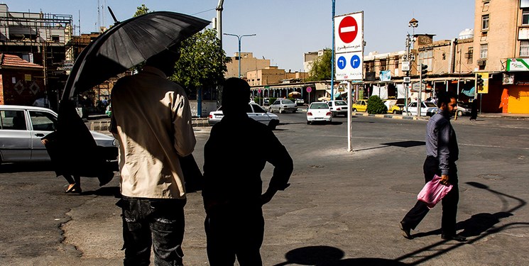 فارس من| تبعیض بین خوزستان و دیگر استانها در اعلام تعطیلی به دلیل گرمای هوا!