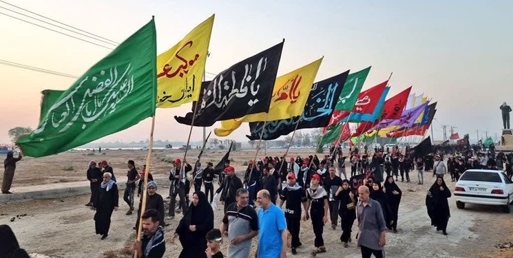 قدمهایی که 24 روزه به کربلا میرسد