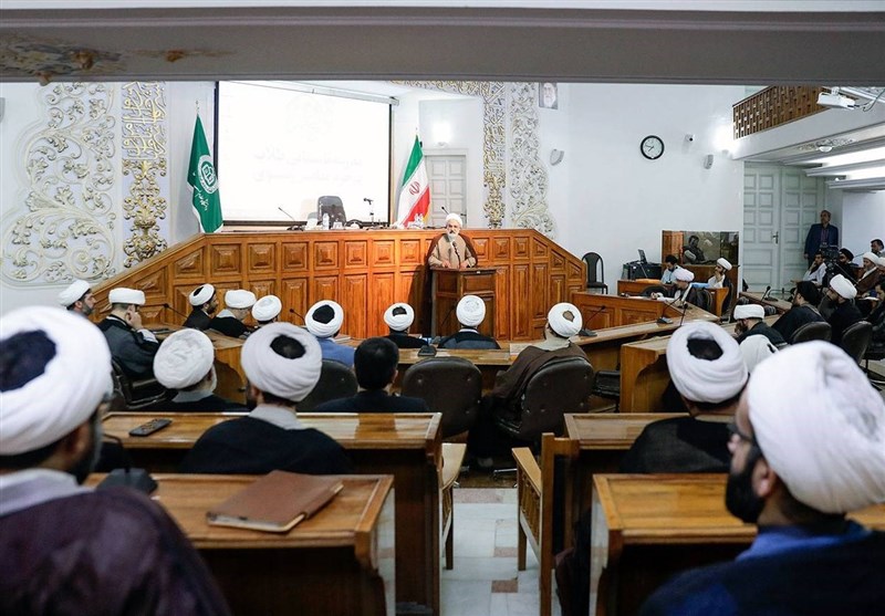 مدرسه تابستانی طلاب در حرم رضوی افتتاح شد/ توصیه آیتالله سبحانی به طلاب