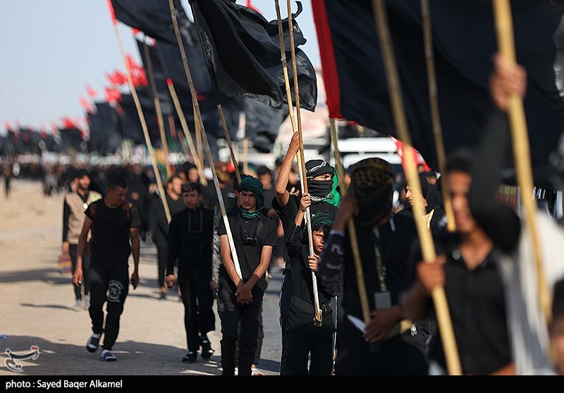 مرز خسروی یک هفته مانده به اربعین/ خروح ۳۵۰ هزار زائر به سمت کربلا/ تصاویر هوایی از پارکینگهای مرز + فیلم