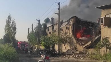 مهار آتش سوزی گسترده در سولههای صنعتی اسلامشهر