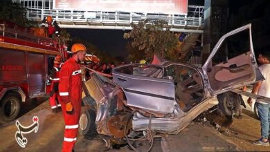 نجات ۳ بانوی مجروح و محبوس در سانحه شدید رانندگی وکیلآباد مشهد