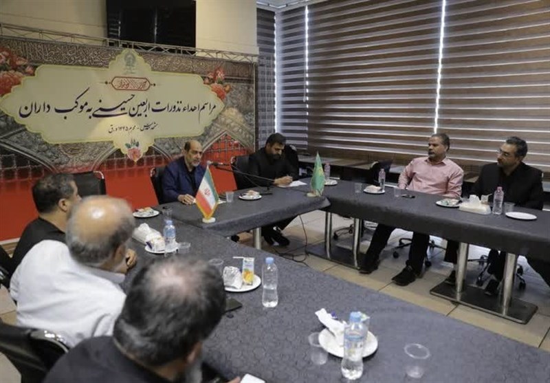 نذورات اربعین آستان قدس رضوی به موکبداران حسینی اهدا شد