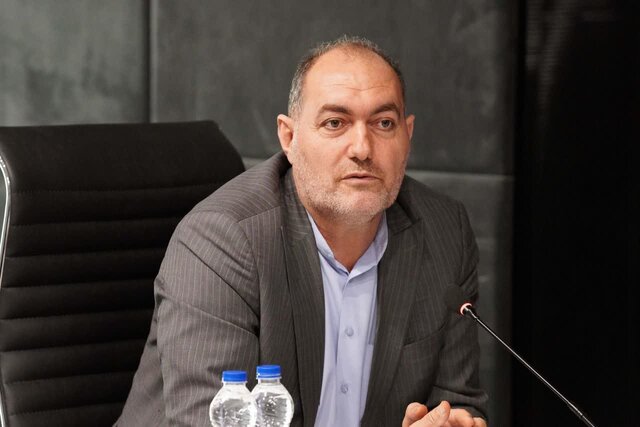 نماینده مجلس: ابزارهای نظارتی مجلس به بهبود فضای کار دولت کمک میکند