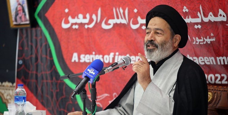 نماینده ولیفقیه در امور حج و زیارت: دشمن به دنبال خاموشی چراغ حرمهای اهلبیت(ع) است