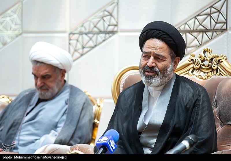 نواب: سرویسهای صهیونیستی پشت پرده اهانت به قرآن هستند