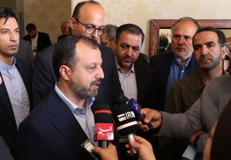 وزیر اقتصاد: نوسانات ارزی کنترل شد/ توقف رشد شتابان قیمت خودرو و مسکن