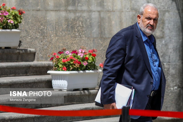 وزیر صمت: قیمت خودروها را ما تعیین نمیکنیم/ پیگیر عملی شدن تعهدات هستیم