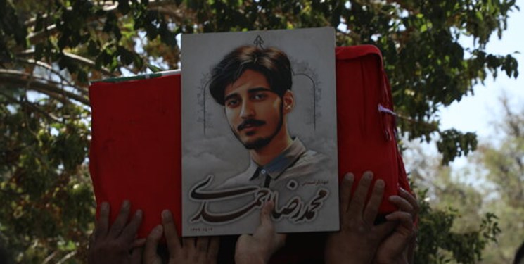 پیکر جهادگر بسیجی در اصفهان تشییع شد+ فیلم