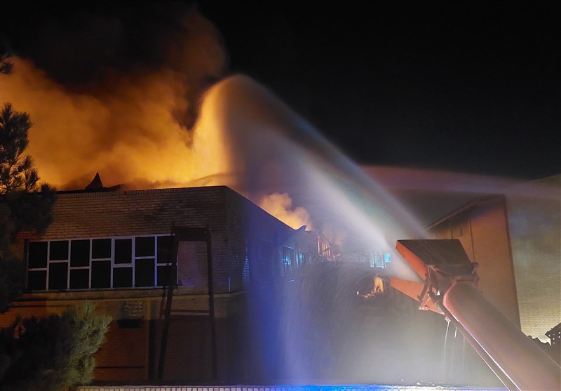 آتشسوزی در شهرک صنعتی یزد + فیلم