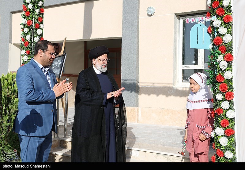 آغاز سال تحصیلی با حضور رئیسجمهور در بهارستان/ “پویش مهر” رئیسی از دانشآموزان چه بود؟ + تصاویر