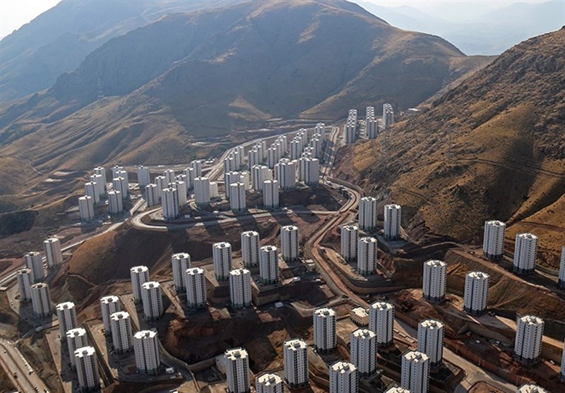 افتتاح ۱۰ هزار واحد مسکن مهر پردیس پس از ۱۰ سال/۷۰۰۰ واحد دیگر تا آخر پاییز تحویل می شود