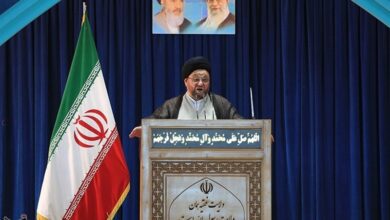 امام جمعه موقت اصفهان: دشمن بر روی وحدت شیعه و سنی و اختلافات قومی سرمایهگذاری میکند