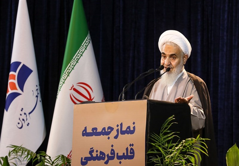 امامجمعه قزوین: مقایسه میزان بیسوادی در ایران با کشورهای غیرمسلمان درست نیست