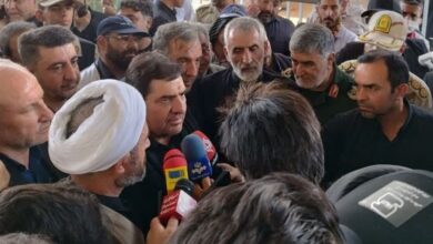 بازدید میدانی معاون اول رئیسجمهور از مرز مهران/ گفتوگو با زائران و بررسی نحوه خدماترسانی + فیلم