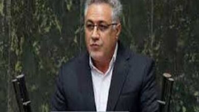 بانک ملی ایران در ارائه تسهیلات کمک حال مردم بوده است