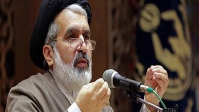 باید با انحرافات و کج اندیشیها هوشمندانه مقابله کنیم