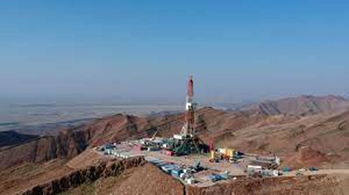 برنامهریزی مناطق نفتخیز جنوب برای تولید روزانه ۳ میلیون و ۲۷۰ هزار بشکه نفت خام