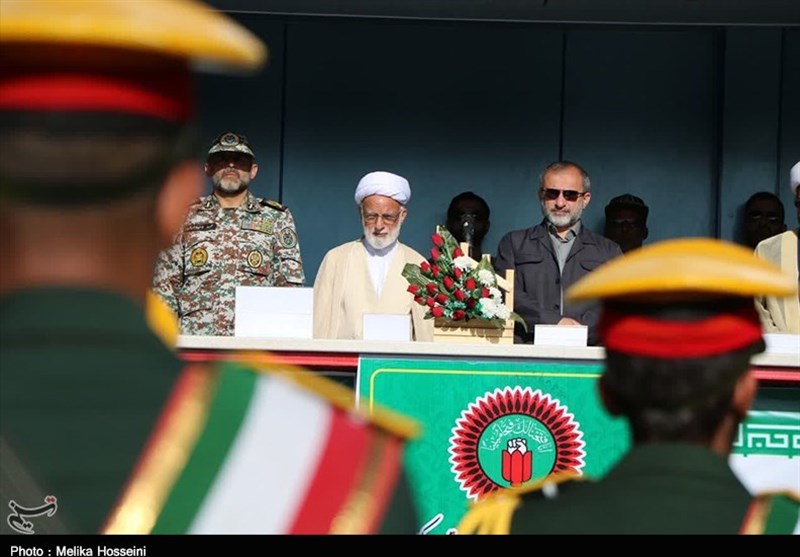 برگزاری رژه نیروهای مسلح در استان مرکزی