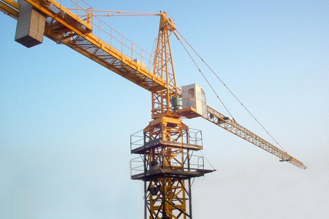 تاکید دادستانی تهران بر استانداردسازی جرثقیلهای برجی