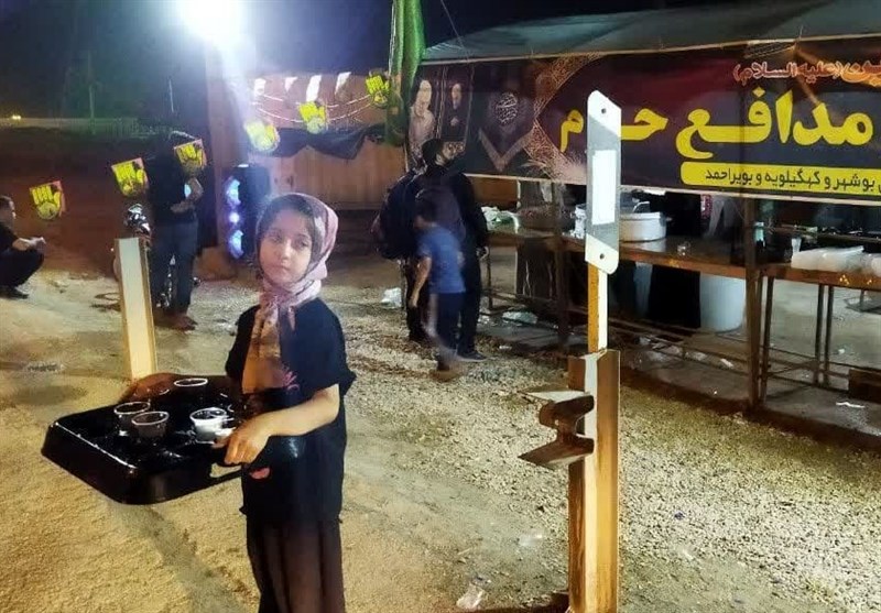 توزیع ۱۰ میلیون و ۳۰۰ هزار بطری آب بین زائران اربعین در شلمچه