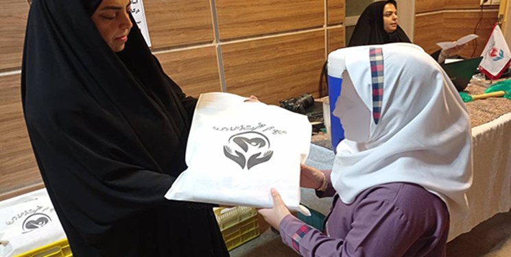 جشن حمایت از دانشآموزان نیازمند در یزد+ تصاویر