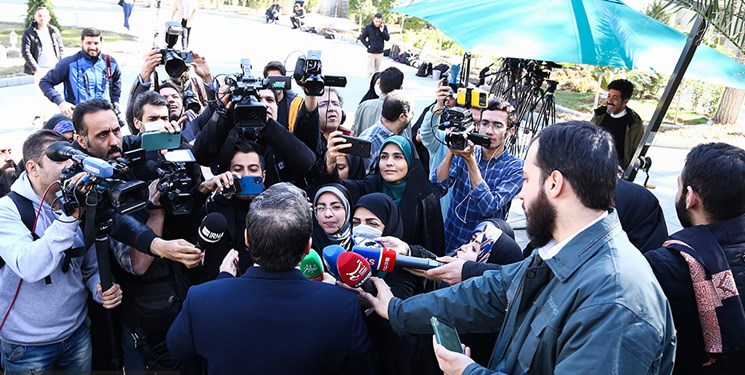 حیاط دولت| از واکنش وزیر اقتصاد درمورد مصوبه مولدسازی تا پیگیری دریافت خسارت پولهای آزاد شده