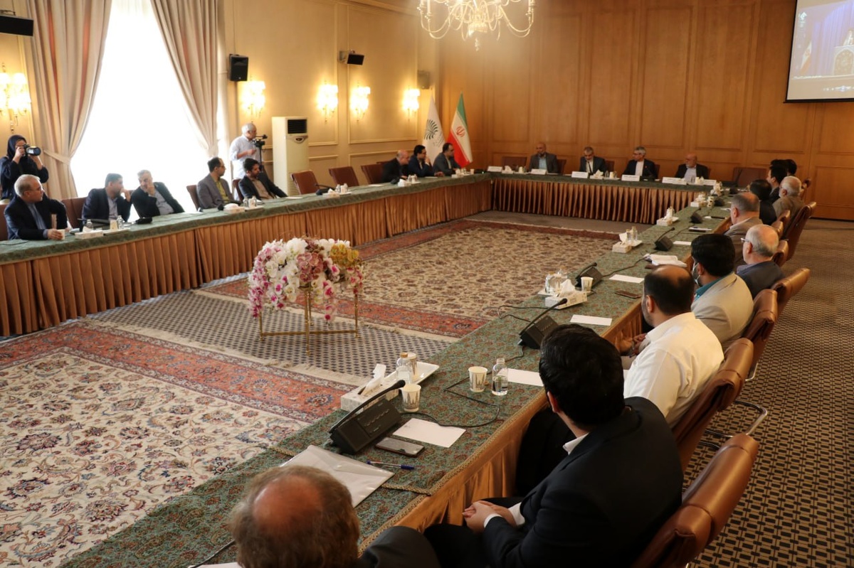 رفتار شهید سلیمانی در قبال اقلیتها منطبق بر هنجارهای بینالمللی است