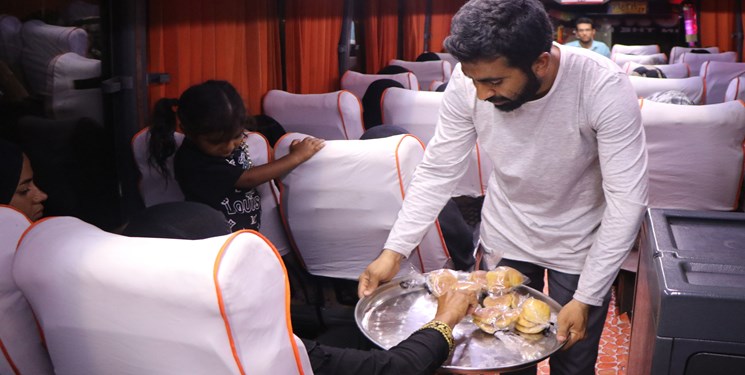 روایت خدمت جوانان دانشجوی رودانی به زوار اربعین + عکس