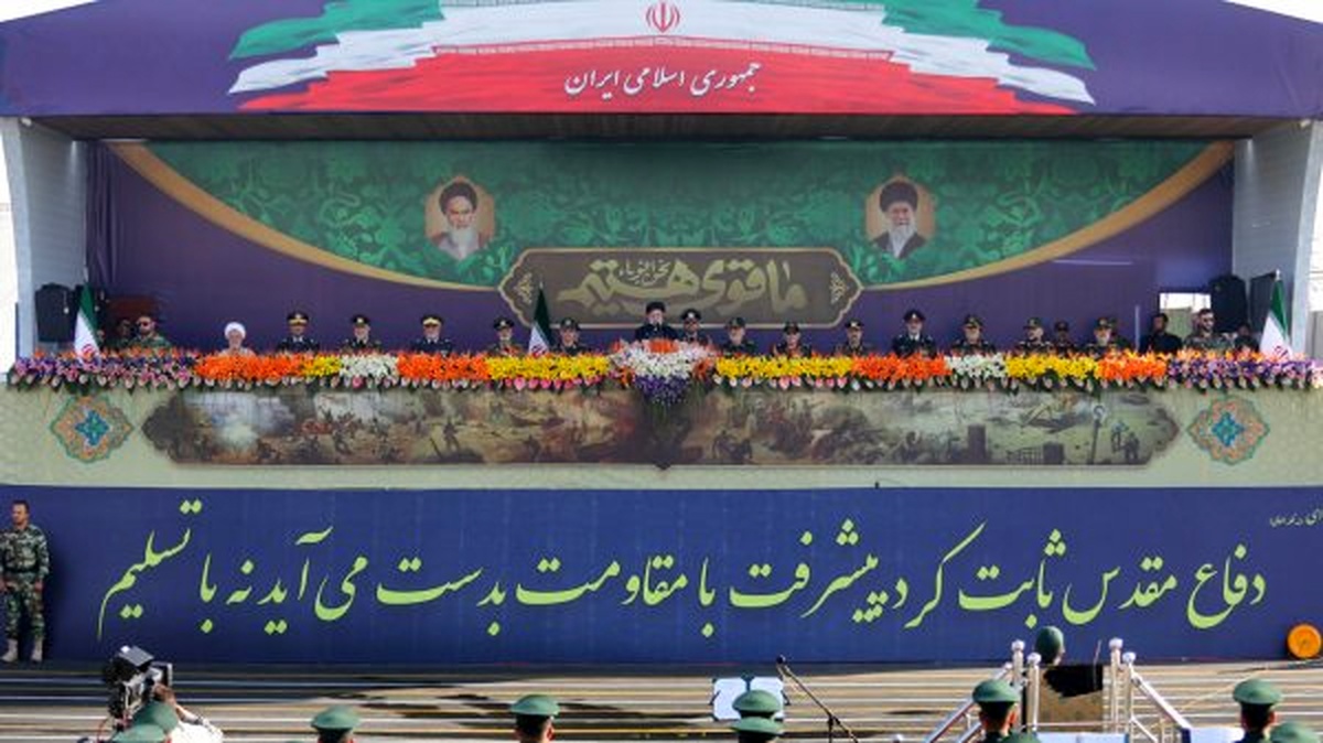 سپاه و ارتش ما در همه صحنهها و سختیها، در کنار مردم هستند