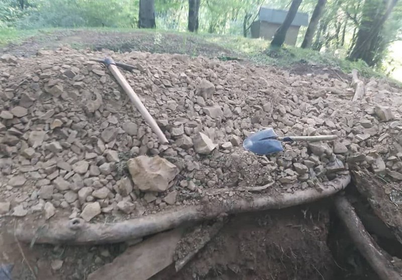 ناکامی حفاران غیرمجاز آثار تاریخی در دهگلان/ ۴ نفر بازداشت شدند